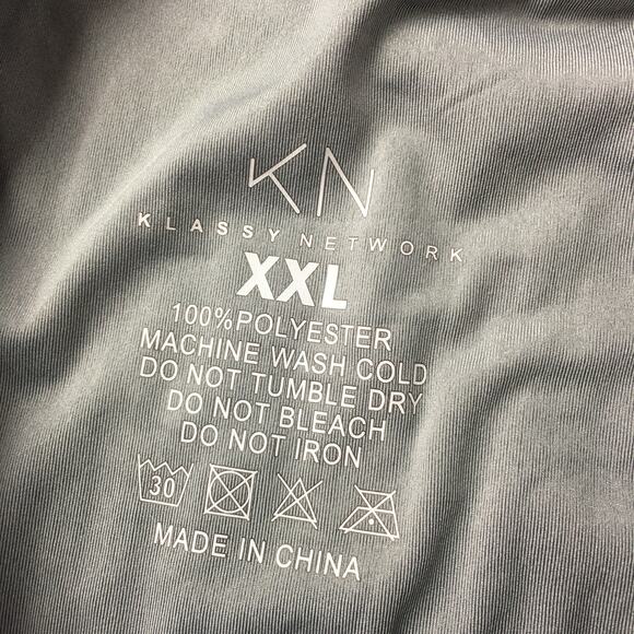 NWT Klassy Network Brami Rib Knit Top Built In Bra Short Sleeve Gray XXL - Picture 2 of 8